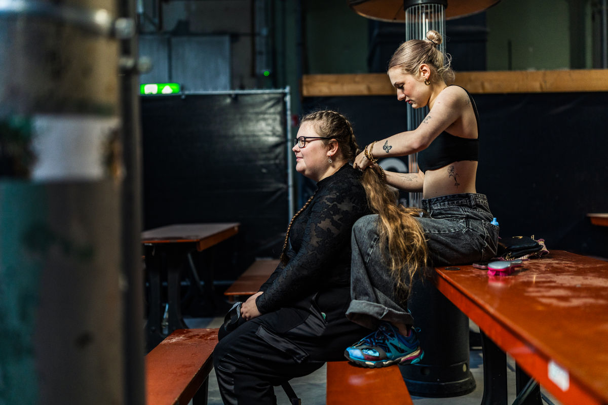 Loading... just a sec